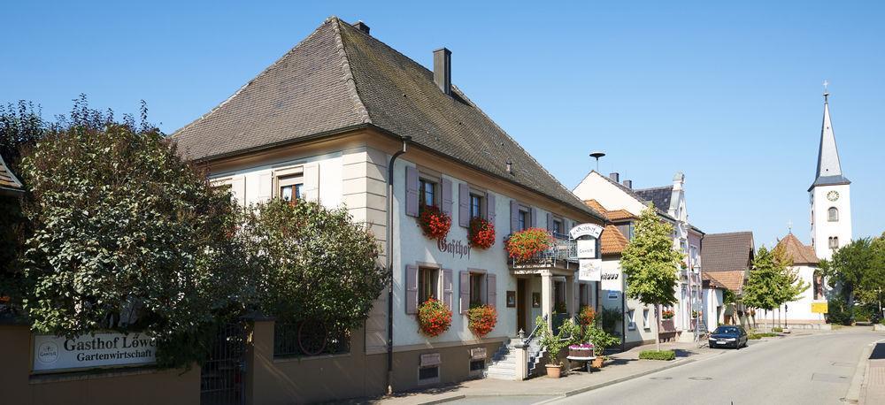 Hotel Loewen Garni Oberrimsingen Екстериор снимка