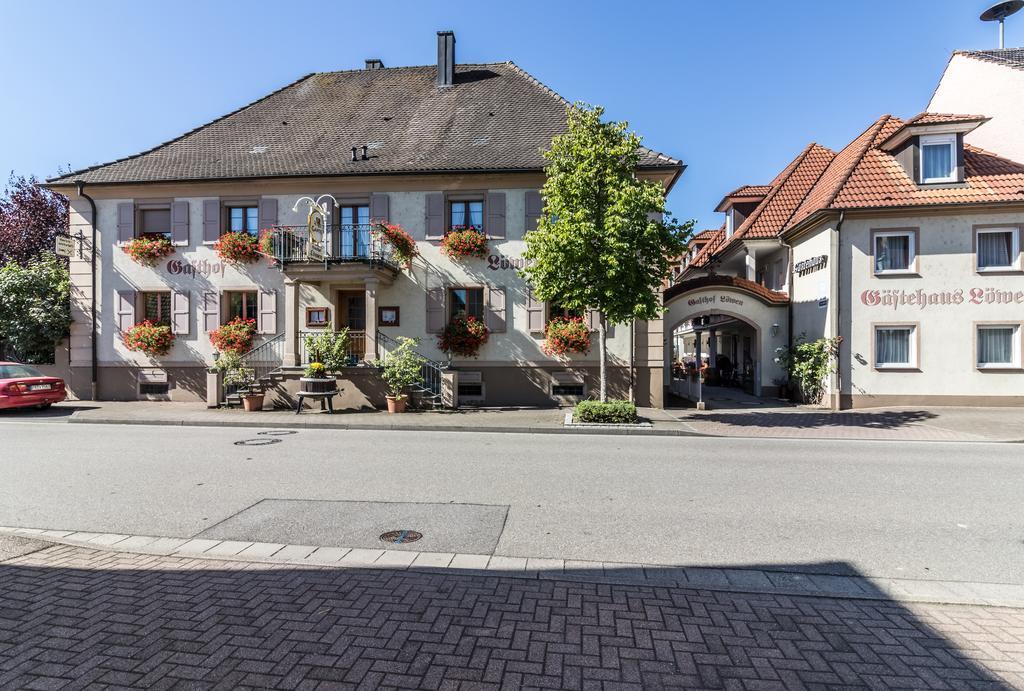 Hotel Loewen Garni Oberrimsingen Екстериор снимка