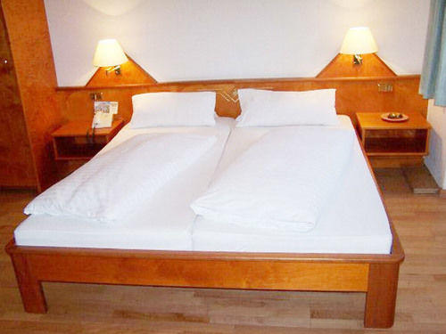 Hotel Loewen Garni Oberrimsingen Екстериор снимка
